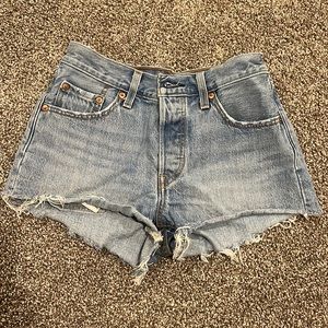 Levi women Jean shorts